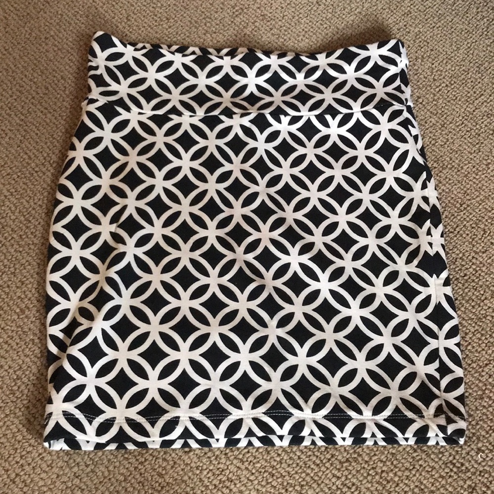 Forever 21 skirt Medium-runs small